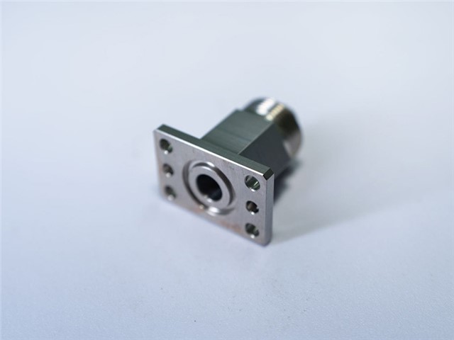 车铣复合件加工件06